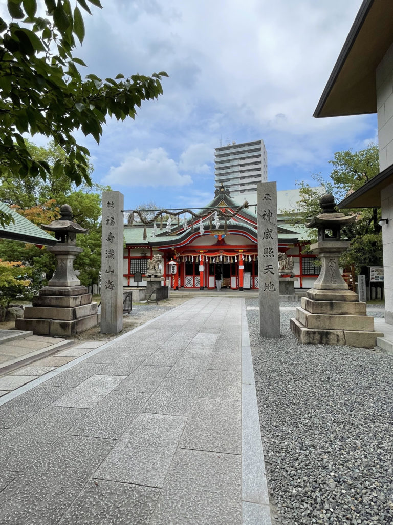 注連柱(しめばしら)